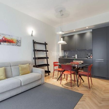 Milano: Incantevole Appartamento In Pieno Centro - Fancy Yellow Apartments Exterior foto